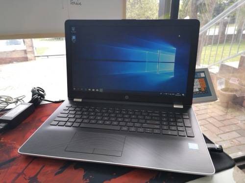 Beautiful 8th GEN i5 HP DESIGN**HP 15BS105*i5-8250U*4GB*1000GB HDD*WARRANTY 2019*